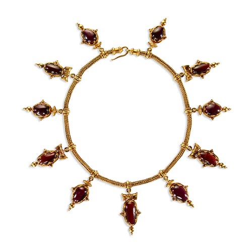 Lot 1 - An Etruscan Revival gold and garnet necklace, Pierret