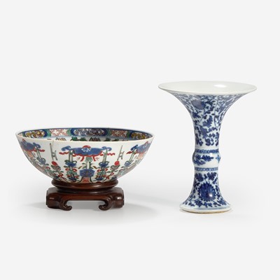 Lot 46 - A Chinese wucai-decorated bowl, "mantou xin", and a Chinese blue and white porcelain Gu-form vase