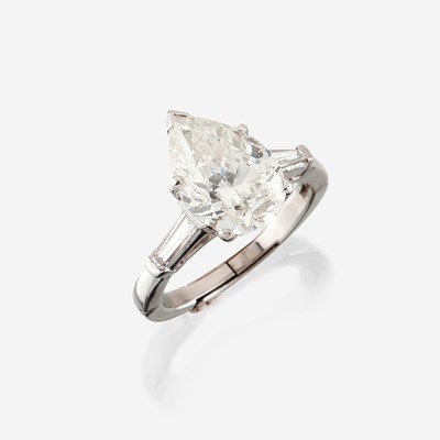 Lot 91 - A diamond solitaire