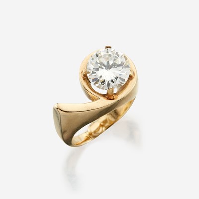 Lot 54 - A diamond solitaire