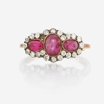 Lot 2 - An antique ruby, diamond, and gold ring